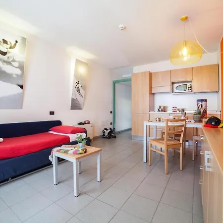 Th Apartment *